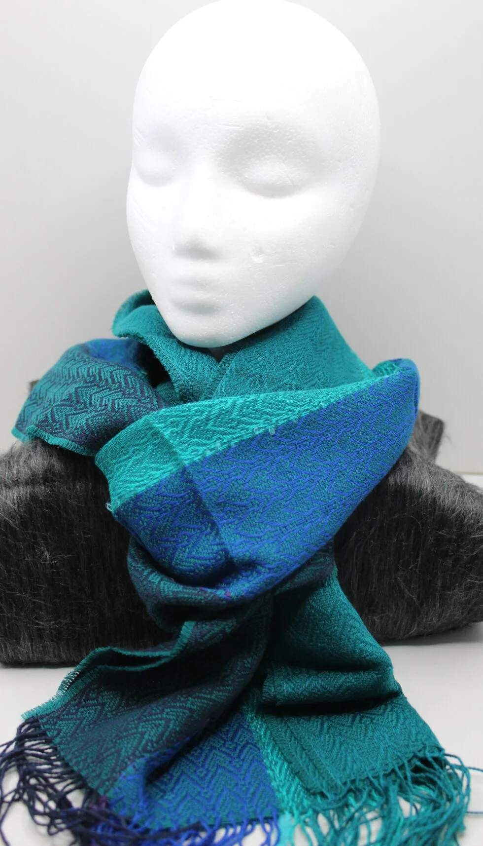 Liviano Scarf